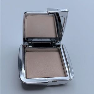 Hourglass highlighter - incandescent strobe light
